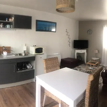 Les Charmilles Couette-café 4*